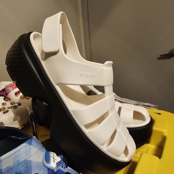 ​🔥 RARE GEM! Black and White Stomp Fisherman Platform Crocs - Picture 3 of 7